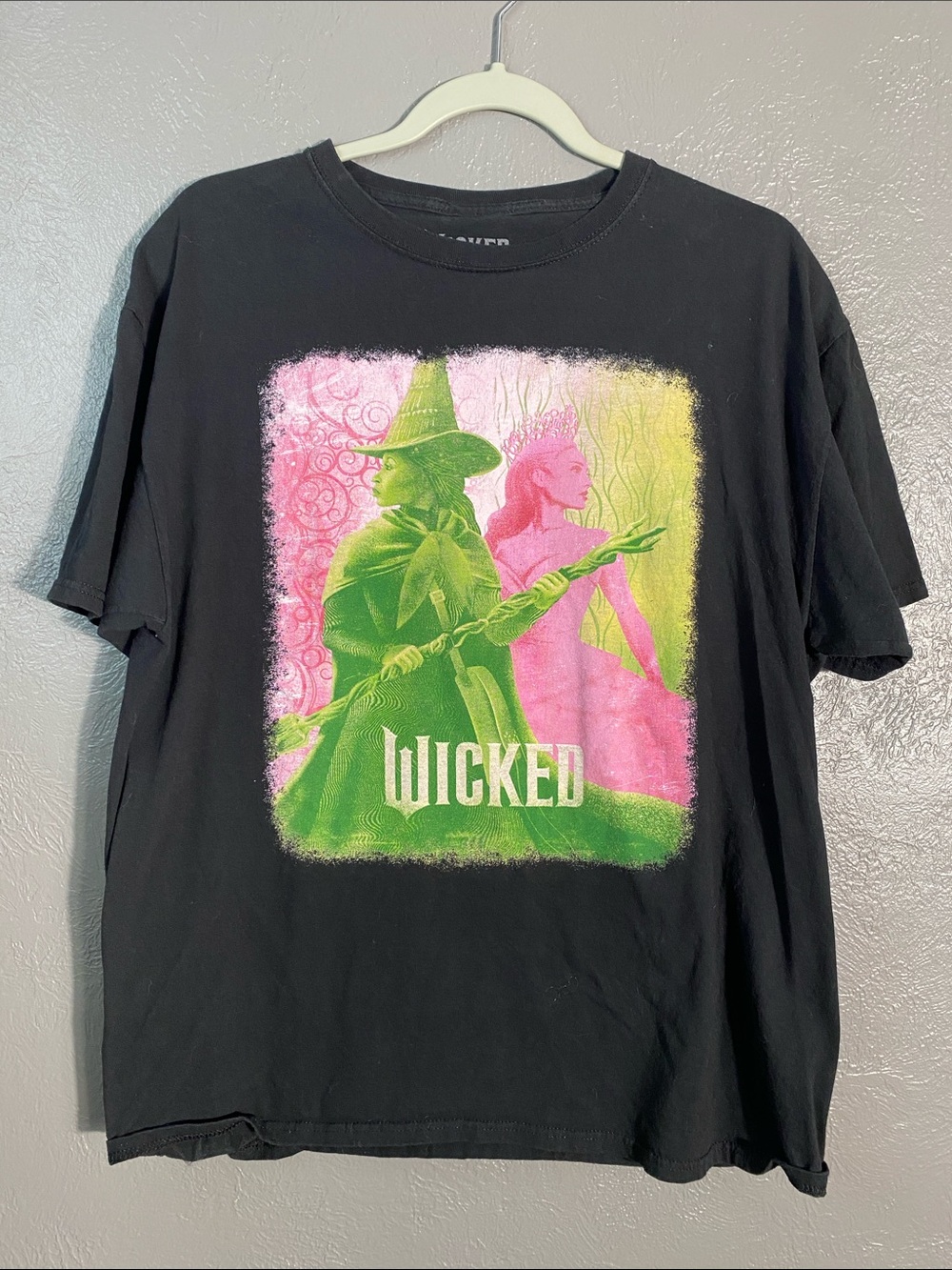 Hot Topic Wicked Graphic Tee Black Movie Shirt Elphaba Glinda Unisex